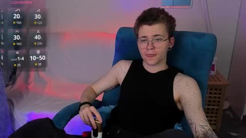 Snapshot of tomas_norton chatting on June 6, 8:13 pm tomas_norton online show from June 6, 8:13 pm