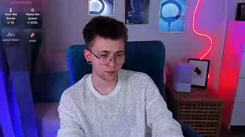 Snapshot of tomas_norton chatting on June 11, 8:18 pm tomas_norton online show from June 11, 8:18 pm