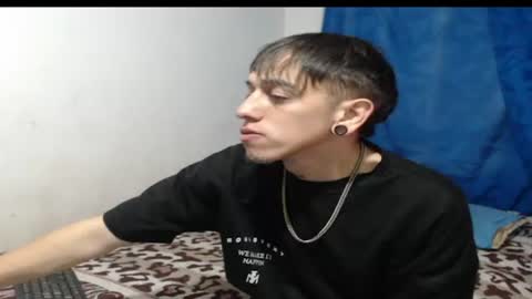 tomas_turbado_ online show from August 2, 5:17 am