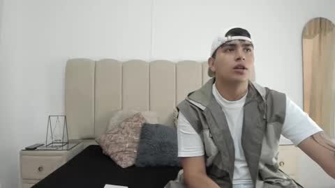 Snapshot of tomasandalejo chatting on December 1, 12:43 pm TomasANDalejo online show from December 1, 12:43 pm