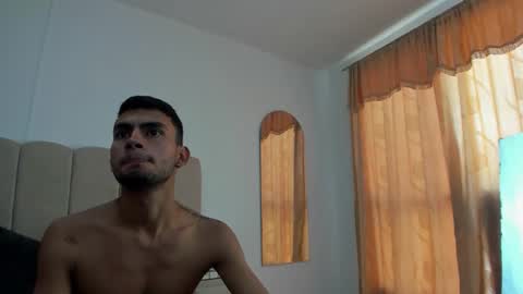 Snapshot of tomasandalejo chatting on December 15, 4:00 pm TomasANDalejo online show from December 15, 4:00 pm