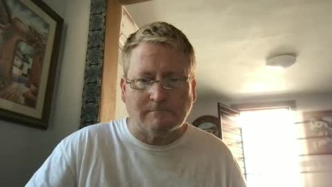 Snapshot of tomascausa chatting on December 16, 6:38 pm Hola online show from December 16, 6:38 pm