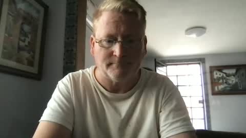 Snapshot of tomascausa chatting on January 10, 9:53 pm Hola online show from January 10, 9:53 pm