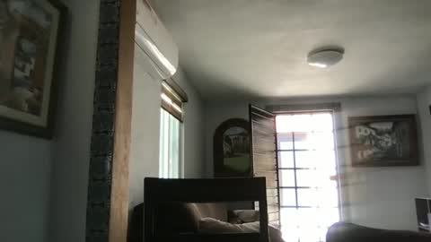 Snapshot of tomascausa chatting on January 24, 8:32 pm Hola online show from January 24, 8:32 pm