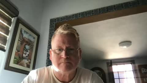 Snapshot of tomascausa chatting on February 4, 10:02 pm Hola online show from February 4, 10:02 pm