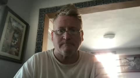 Snapshot of tomascausa chatting on February 10, 6:03 pm Hola online show from February 10, 6:03 pm