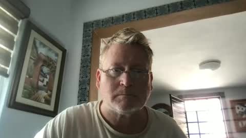 Snapshot of tomascausa chatting on February 11, 9:14 pm Hola online show from February 11, 9:14 pm