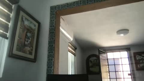 Snapshot of tomascausa chatting on February 13, 10:11 pm Hola online show from February 13, 10:11 pm