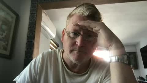 Snapshot of tomascausa chatting on February 14, 6:40 pm Hola online show from February 14, 6:40 pm