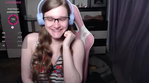 Snapshot of tomato_tease chatting on February 27, 1:48 am tomato_tease online show from February 27, 1:48 am