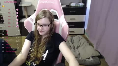 Snapshot of tomato_tease chatting on October 6, 12:35 pm tomato_tease online show from October 6, 12:35 pm