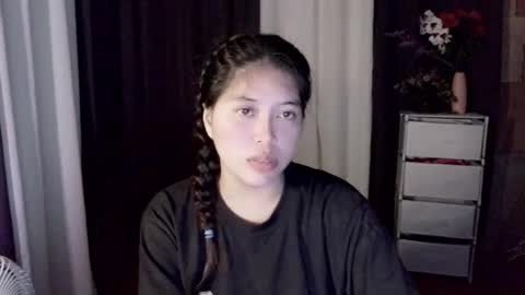 Snapshot of tombalita chatting on June 12, 1:32 pm mika online show from June 12, 1:32 pm