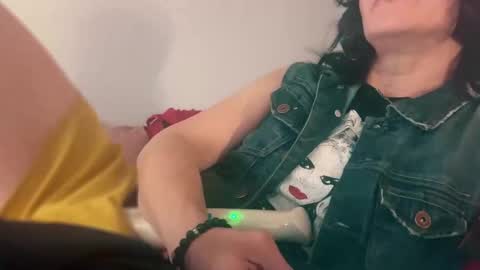 Snapshot of tomboy_titties chatting on January 8, 7:10 am tomboy_titties online show from January 8, 7:10 am