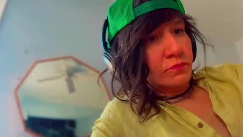 Snapshot of tomboy_titties chatting on March 22, 8:45 pm tomboy_titties online show from March 22, 8:45 pm