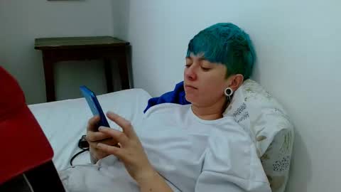 Blue online show from February 17, 2:52 am