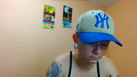 Snapshot of tomboyblue chatting on July 14, 9:58 am Blue online show from July 14, 9:58 am