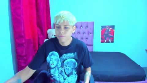 Snapshot of tomboygirl69 chatting on February 2, 3:39 pm tomboygirl69 online show from February 2, 3:39 pm