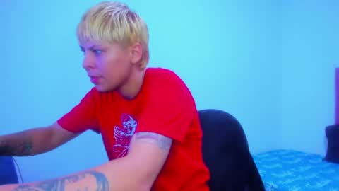 tomboygirl69 online show from April 27, 10:19 pm