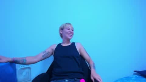 tomboygirl69 online show from June 9, 10:32 pm
