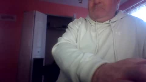 Snapshot of tomcat4848 chatting on May 4, 10:17 pm tomcat4848 online show from May 4, 10:17 pm