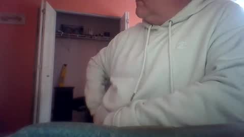 Snapshot of tomcat4848 chatting on May 15, 5:20 pm tomcat4848 online show from May 15, 5:20 pm