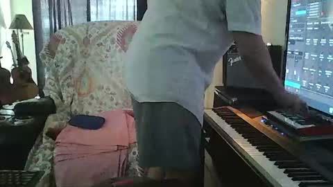 sirmuggsalot online show from July 24, 6:06 pm