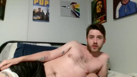 Snapshot of tomchill69 chatting on June 13, 11:57 pm tomchill69 online show from June 13, 11:57 pm