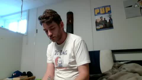 Snapshot of tomchill69 chatting on June 14, 10:56 pm tomchill69 online show from June 14, 10:56 pm