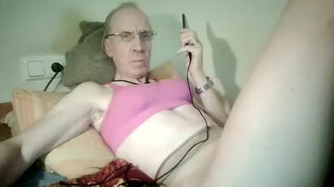 Snapshot of tomislav321 chatting on May 24, 8:14 pm tomislav321 online show from May 24, 8:14 pm