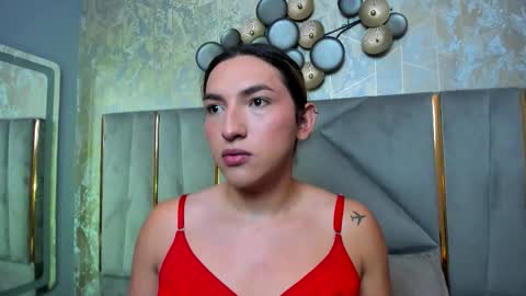   online show from March 8, 12:20 pm