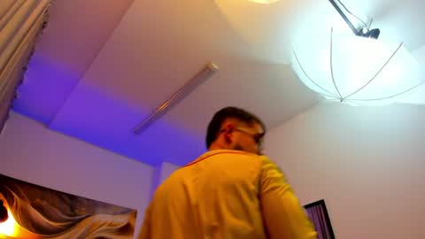 Snapshot of tommas_johnson chatting on June 13, 12:03 pm Tomas online show from June 13, 12:03 pm