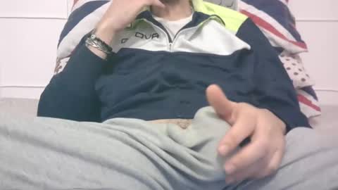 Snapshot of tommaso9046 chatting on January 27, 5:37 pm tommaso9046 online show from January 27, 5:37 pm