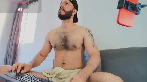 Snapshot of tommel_bailey chatting on May 16, 1:10 pm Tommel Bailey online show from May 16, 1:10 pm