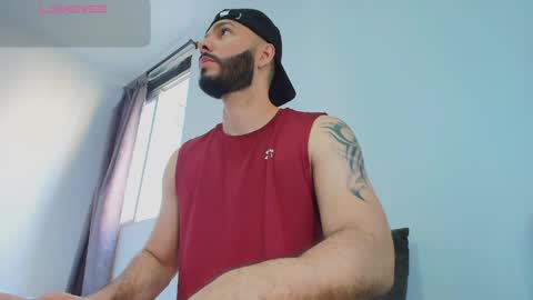 Snapshot of tommel_bailey chatting on May 23, 12:20 pm Tommel Bailey online show from May 23, 12:20 pm