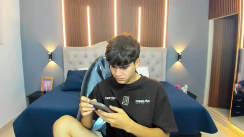 Tommy  online show from November 15, 3:37 am