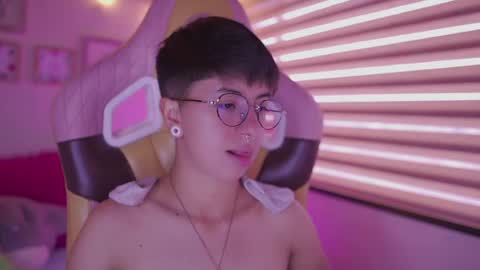 Snapshot of tommy_blue1 chatting on June 4, 1:17 pm Blue online show from June 4, 1:17 pm