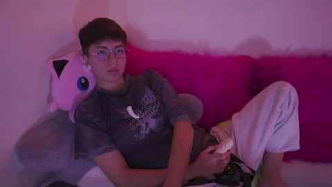 Snapshot of tommy_blue1 chatting on June 5, 2:23 pm Blue online show from June 5, 2:23 pm