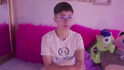 Snapshot of tommy_blue1 chatting on June 17, 1:34 pm Blue online show from June 17, 1:34 pm