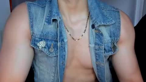 Twitter BreddTommy IG tommy bredd online show from July 1, 7:46 pm