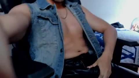 Twitter BreddTommy IG tommy bredd online show from July 30, 7:13 pm