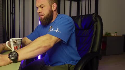  tommy burnzzz  online show from January 18, 4:37 am