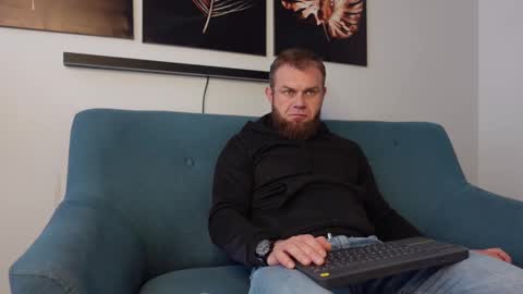 Snapshot of tommy_burnzzz chatting on February 22, 9:23 am tommy burnzzz online show from February 22, 9:23 am