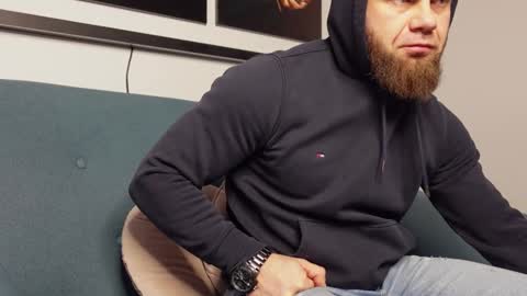 Snapshot of tommy_burnzzz chatting on February 25, 5:41 am tommy burnzzz online show from February 25, 5:41 am