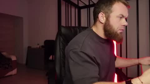 Snapshot of tommy_burnzzz chatting on February 27, 2:32 am tommy burnzzz online show from February 27, 2:32 am