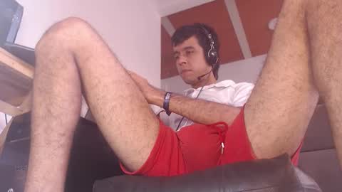   Thomas    online show from November 25, 4:18 pm