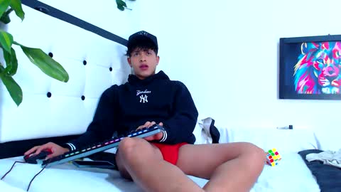 Snapshot of tommy_hotguy chatting on March 11, 9:48 pm tommy online show from March 11, 9:48 pm