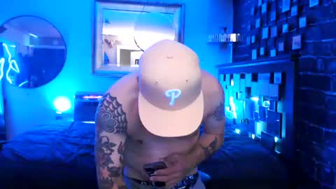 Snapshot of tommy_knuckles chatting on June 7, 4:33 pm Tommy online show from June 7, 4:33 pm