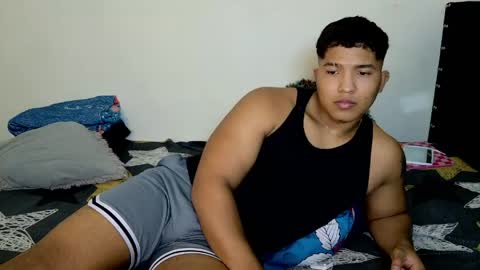 Snapshot of tommy_montana57935 chatting on May 14, 1:34 am tommy and merida online show from May 14, 1:34 am