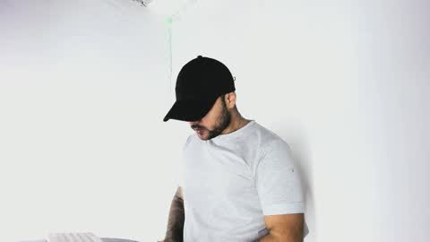 tommy_sccott online show from October 11, 11:03 pm