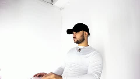 tommy_sccott online show from October 19, 10:32 pm